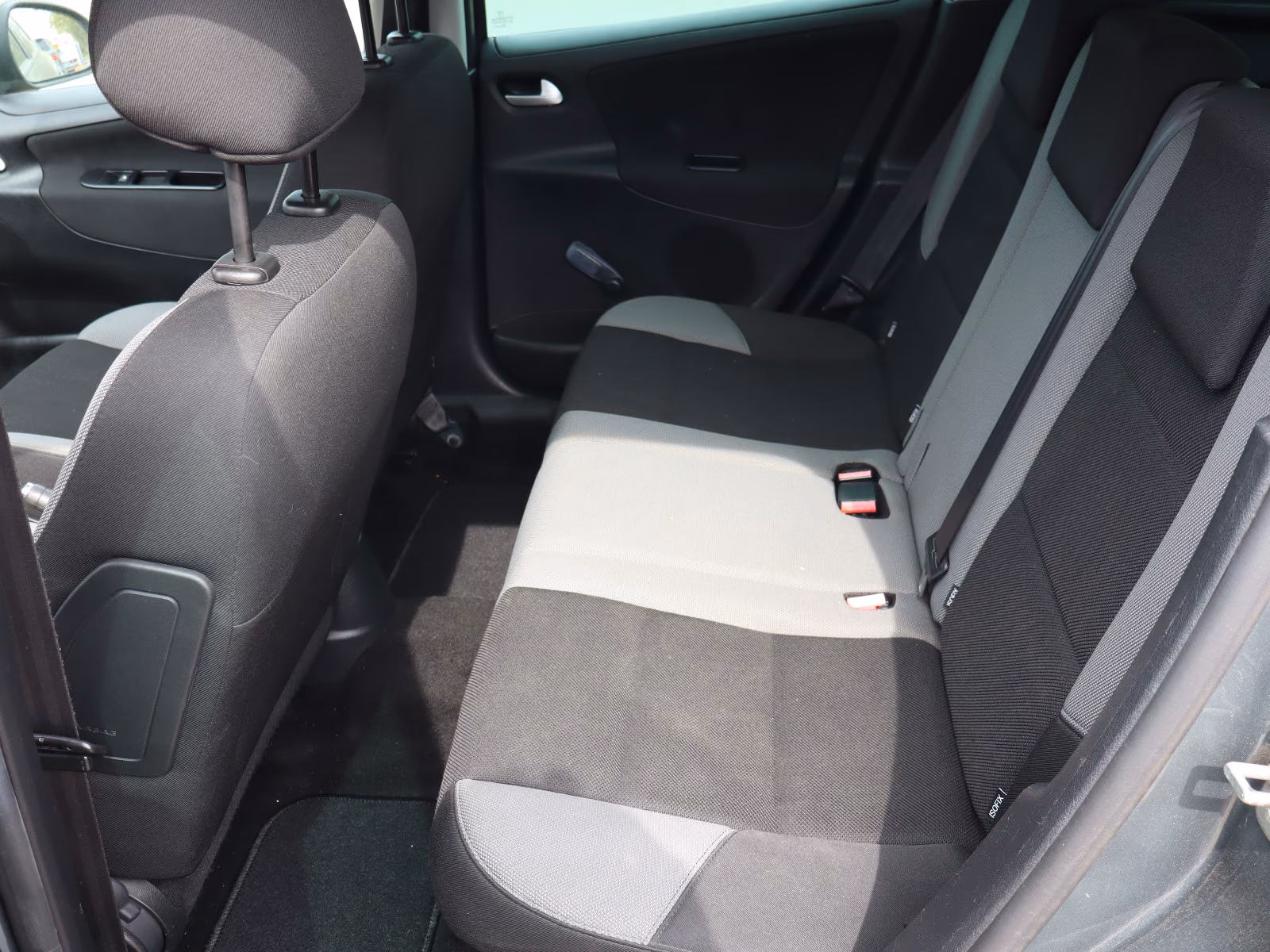 Peugeot 207 2009 — photo 10