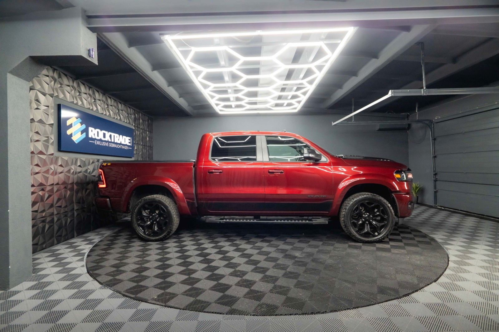 Fahrzeugabbildung Dodge RAM 5.7 V8 HEMI 4x4 LIMITED NightEdition Offroad