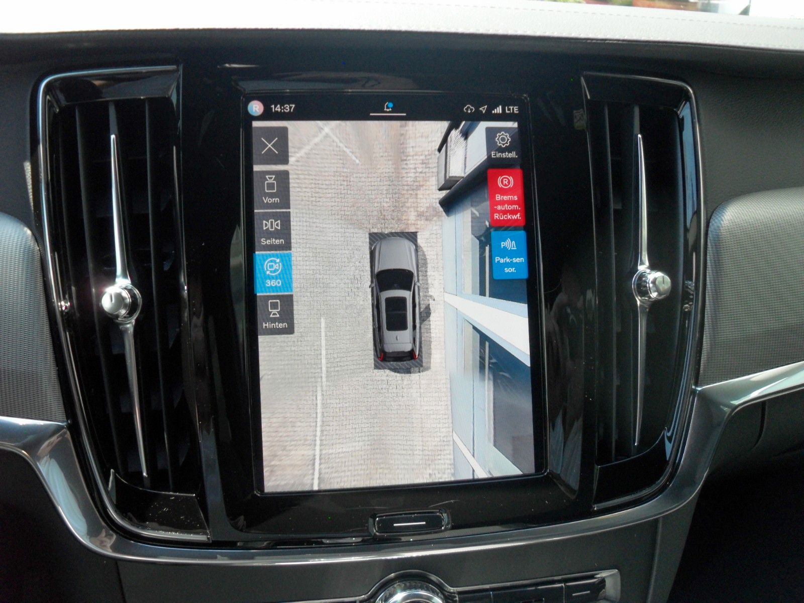 Fahrzeugabbildung Volvo V90 B4 Cross Country Plus AWD