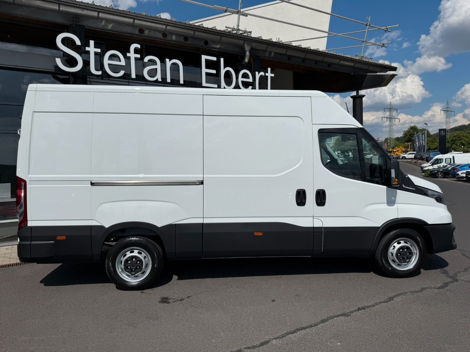 Fahrzeugabbildung Iveco Daily 35S16A8 V Kastenwagen *R 3520 mm*