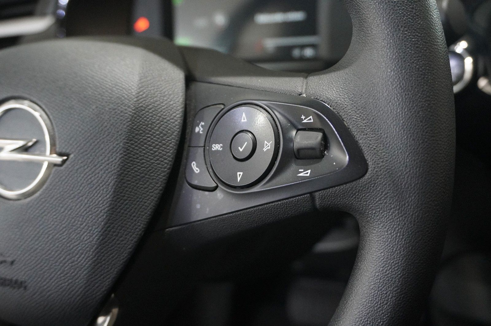 Fahrzeugabbildung Opel Corsa-e ELEKTRO 1-PHASIG NAVI/DAB/KAMEERA/VIRTU.