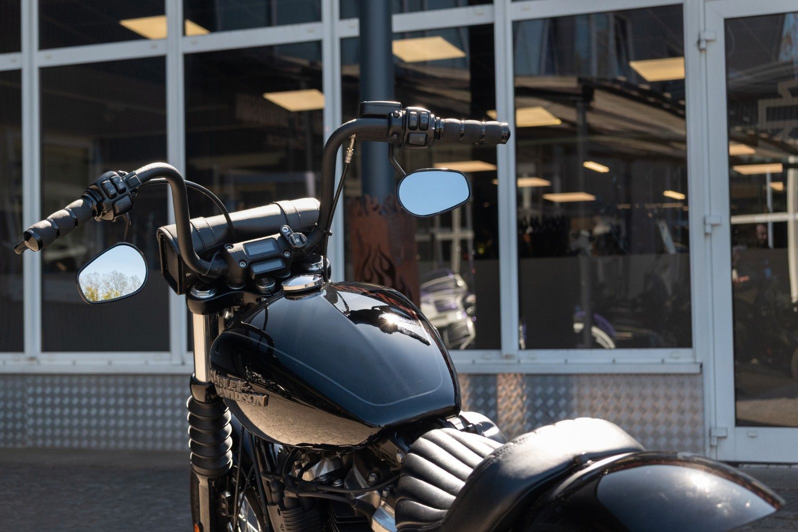 Fahrzeugabbildung Harley-Davidson STREET BOB FXBB - Heckumbau 200er Hinterreifen