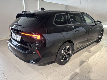 Fotografie 9 des Opel Astra Sports Tourer 1.2 Turbo Automatik GS