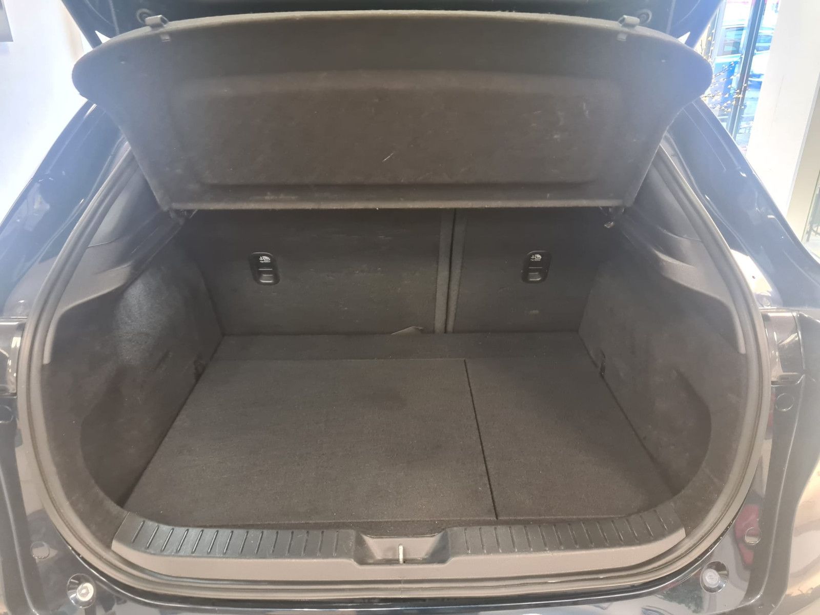 Fahrzeugabbildung Mazda CX-30 Selection 2WD/ 8.FACH BEREIFT/ AHK/ NAVI