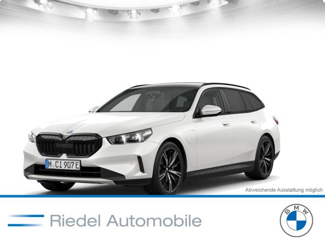 BMW 550e xDrive Touring Navi Pano AHK DAPro PA+ B&W