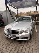 Mercedes-Benz E 200 CDI BlueEFFICIENCY - - Mercedes-Benz E 200: Cdi Blueefficiency