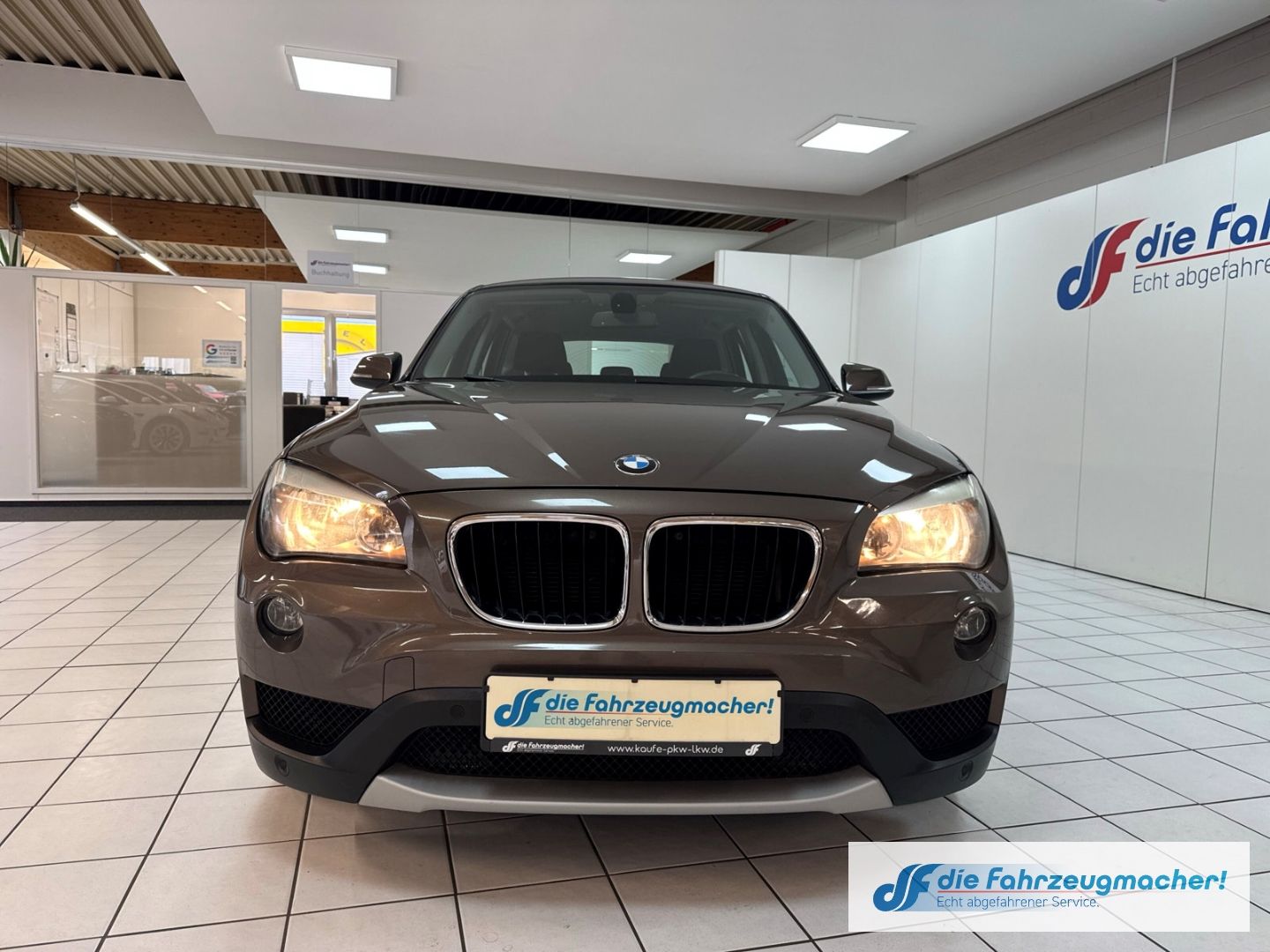 Fahrzeugabbildung BMW X1 18 i sDrive 18i Navi Klimaautom SHZ Rückfahrk