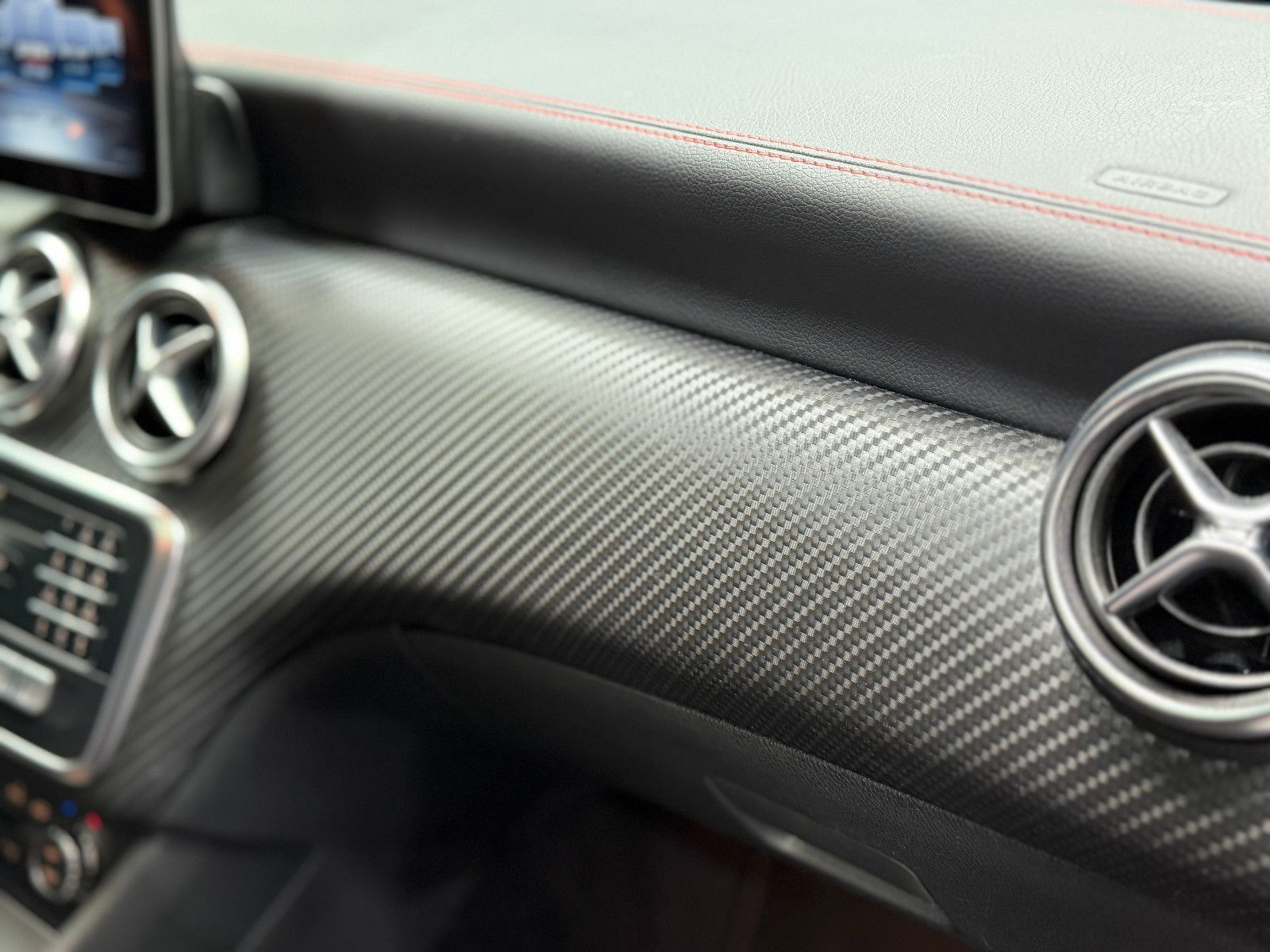 Fahrzeugabbildung Mercedes-Benz A 250 4Matic AMG-LINE|PANORAMA|7G AUTOMATIK|