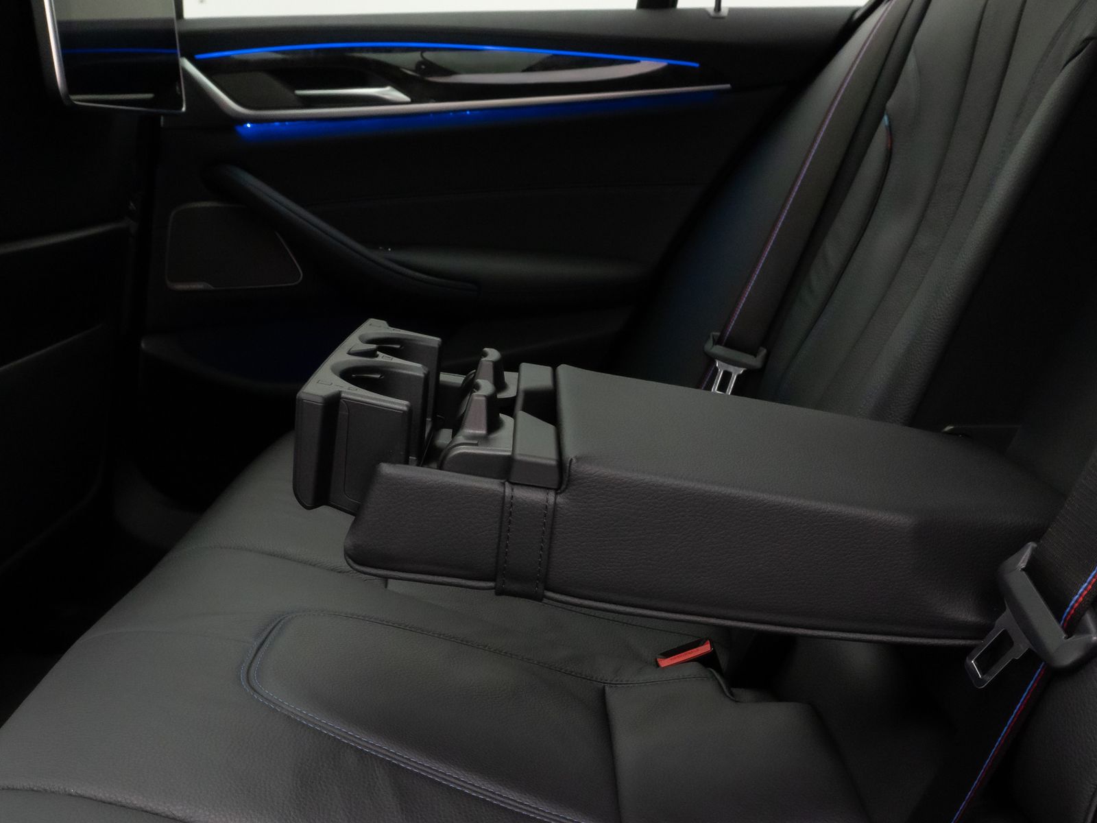 Fahrzeugabbildung BMW 520d xD M Sport FondEnt DAB Kamera Laser H/K 19"