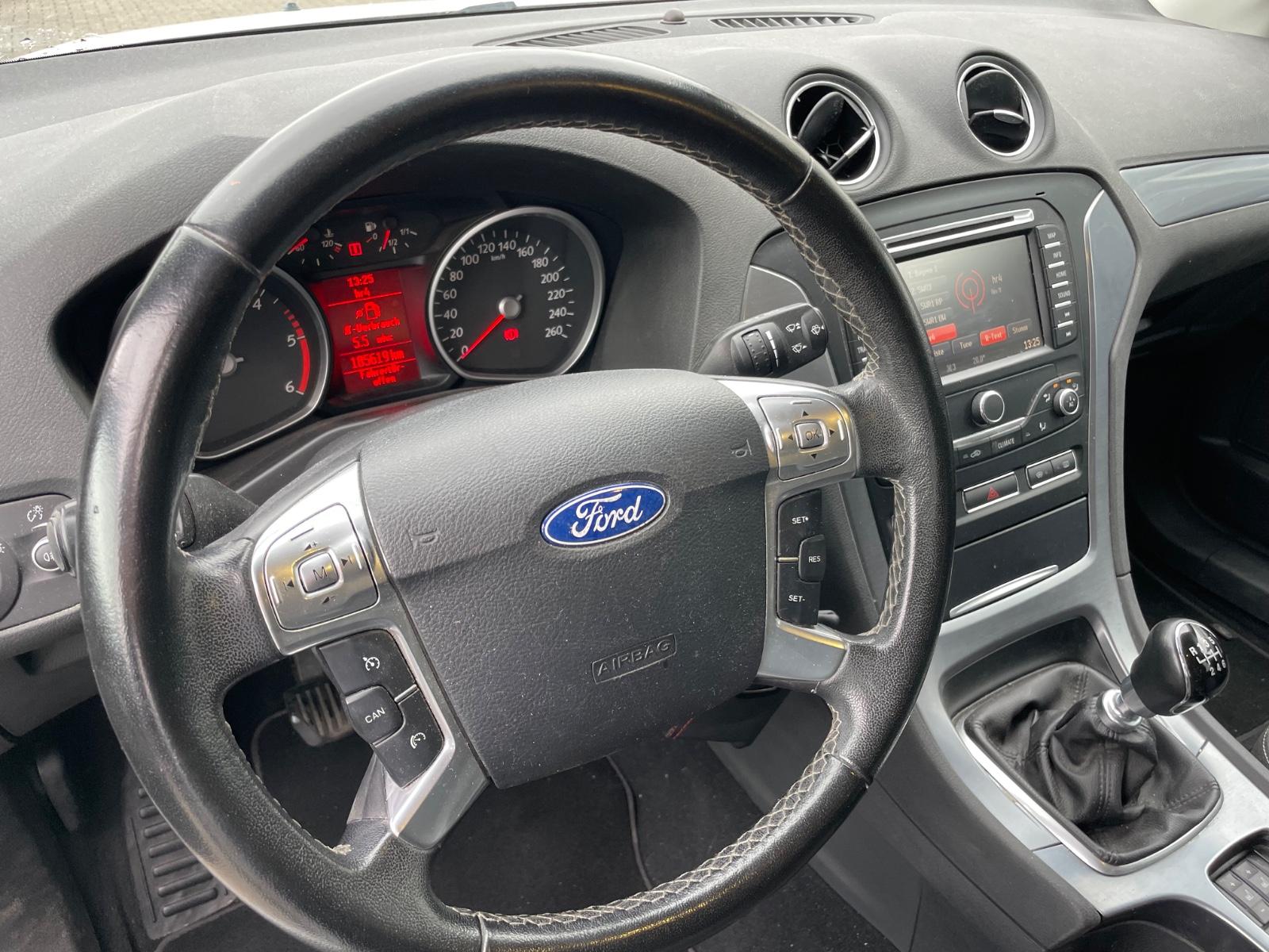 Ford Mondeo 2012 — photo 12