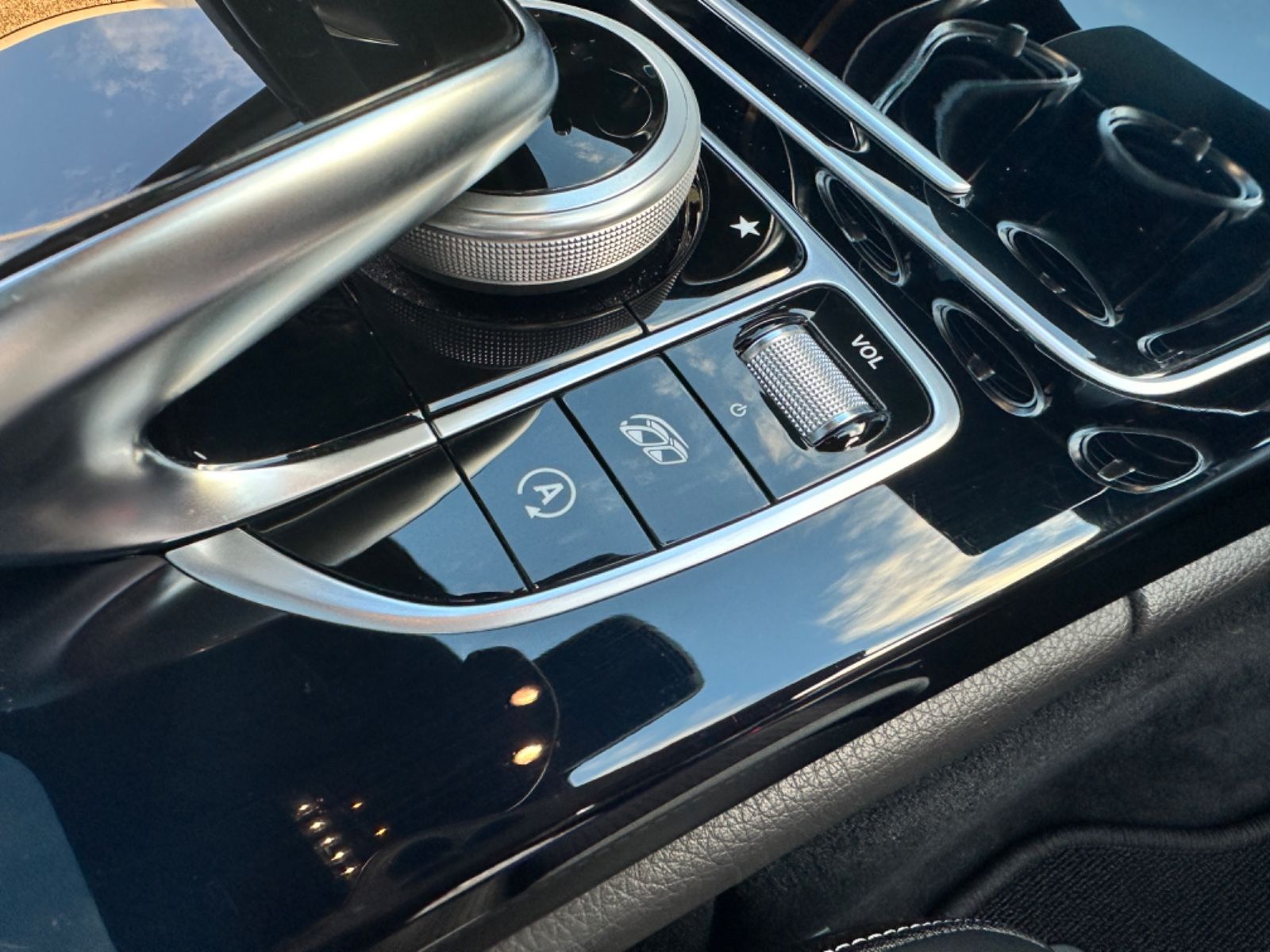 Fahrzeugabbildung Mercedes-Benz C63 S AMG T*Perf-AGA &-Sitze*AHK*Pano*Ambient