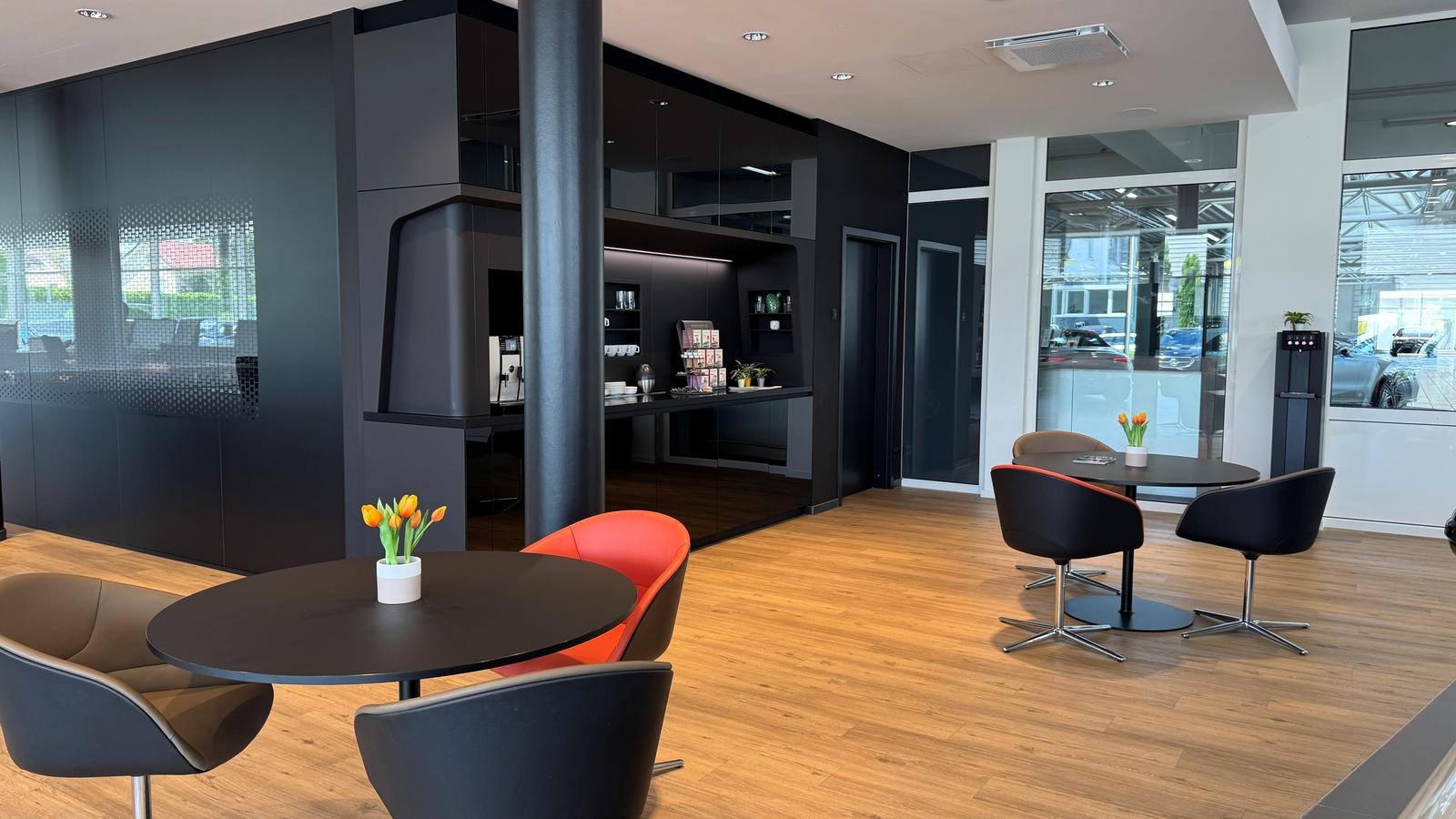 showroom-image-main