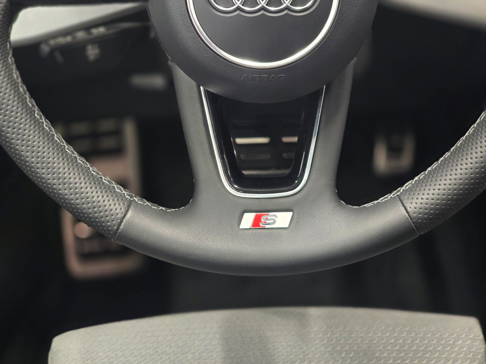 Audi A4 35 Avant 2.0 TDI S-tronic 2X S line/LED/Navi foto 11