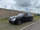 Mercedes-Benz E 500 AVANTGARDE*PANO*SHZ*KLIMA*MEMORY.S - Mercedes-Benz E 500 in Stuttgart