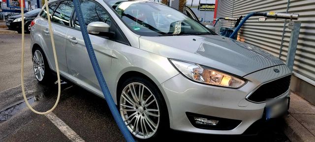 Ford Fokus 1.6 Diesel Bj 12 2014 Alu19 +Wi...