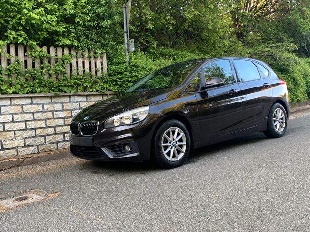 BMW 218i Active Tourer - Automatik wenig KM Scheckh.