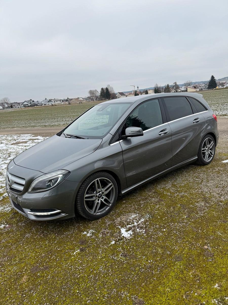 Mercedes-Benz B 200