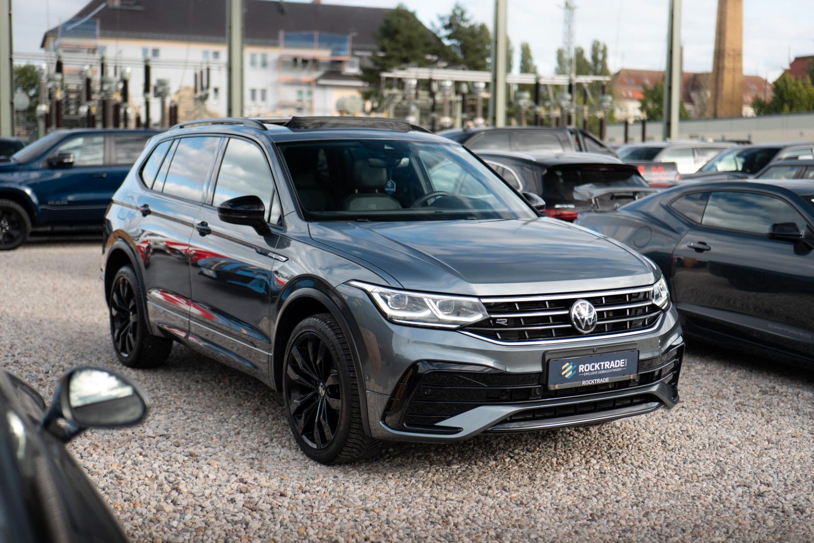 Fahrzeugabbildung Volkswagen Tiguan Allspace R-Line 4Motion HUD | PANO | ACC