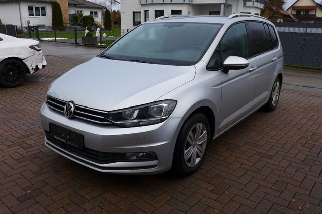 Volkswagen Touran Comfortline Autom. 8fach Bereift 7 Sitze