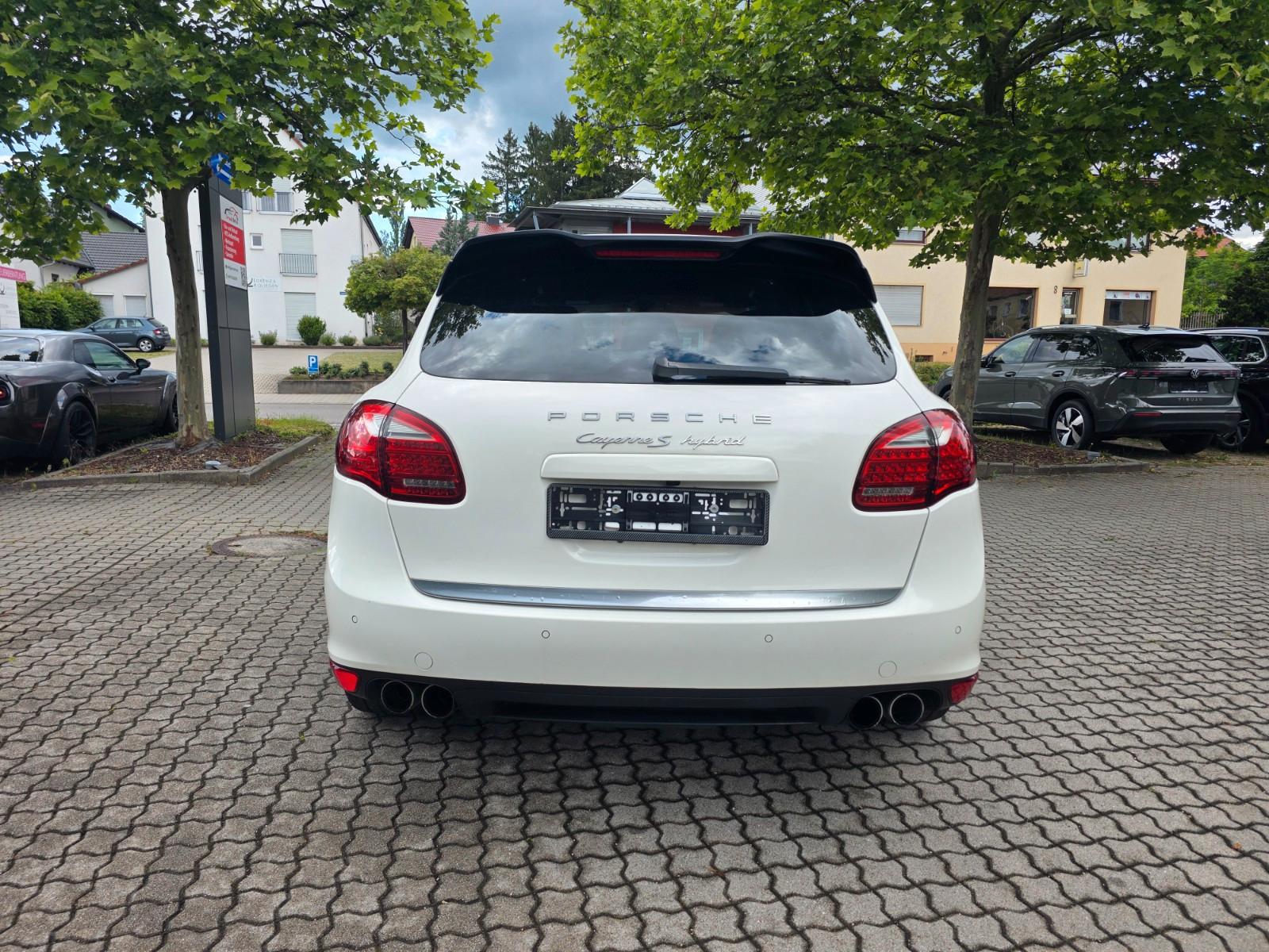 PORSCHE CAYENNE - S HYBRID - 333 CV- HAYON ÉLECTRIQUE -RÉGLAGE ÉLECTRIQUE DES SIÈGES AVEC FONCTION MÉMOIRE