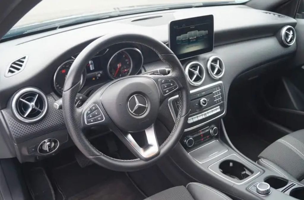Image of Mercedes-Benz A 200