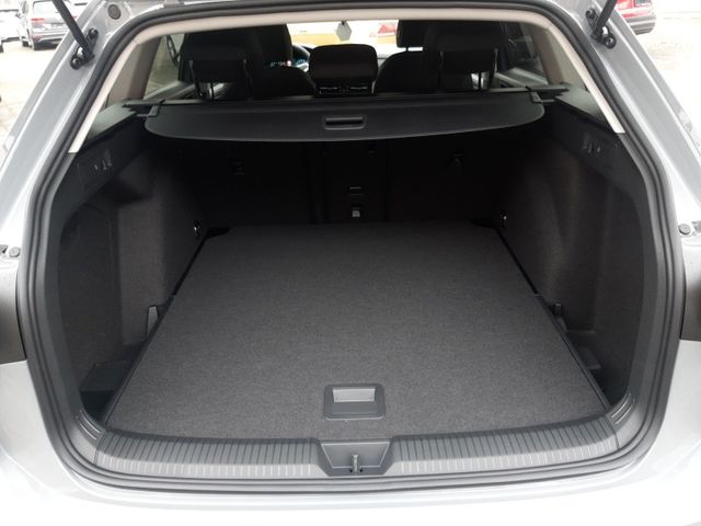 Golf Variant Move 1,5 l eTSI  110 kW DSG  Standh