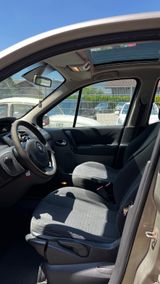 Renault  Mégane Scénic | 8-Sitzer | Geräumige Sch - Renault Megane aus 2007 mit Diesel-Antrieb