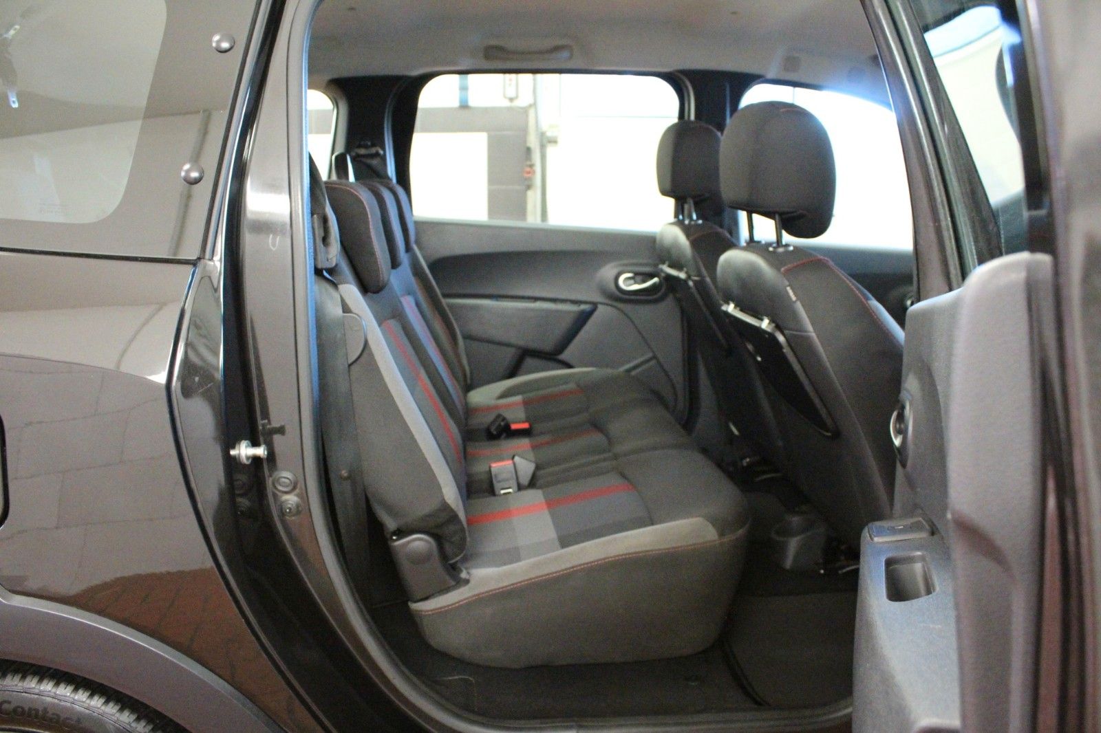 Fahrzeugabbildung Dacia Lodgy TCe 130 Stepway **Navi*7 Sitze*Techroad