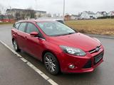 Ford Focus Turnier Titanium*NAVI*SCHECKHEFT*SHZ*