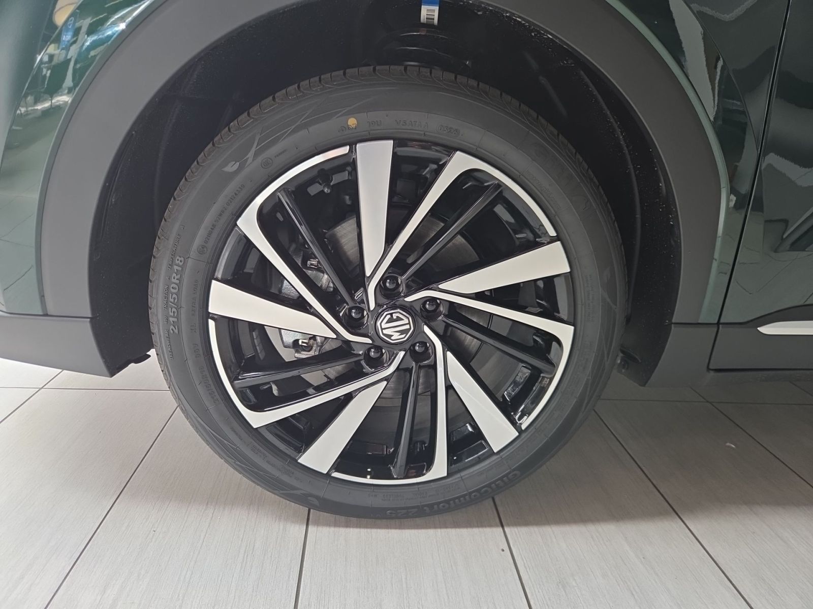 Fahrzeugabbildung MG ZS 1.5 Hybrid+ Luxury Autom. *JETZT 2.000 € TANK