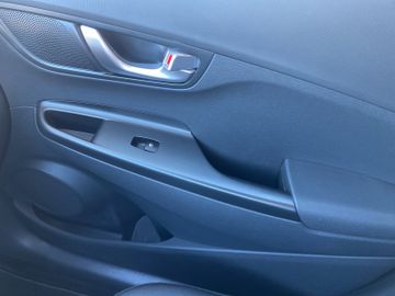 Hyundai Kona Trend Elektro Kam.+KeyLess+LED+Navi+SHZ+LM