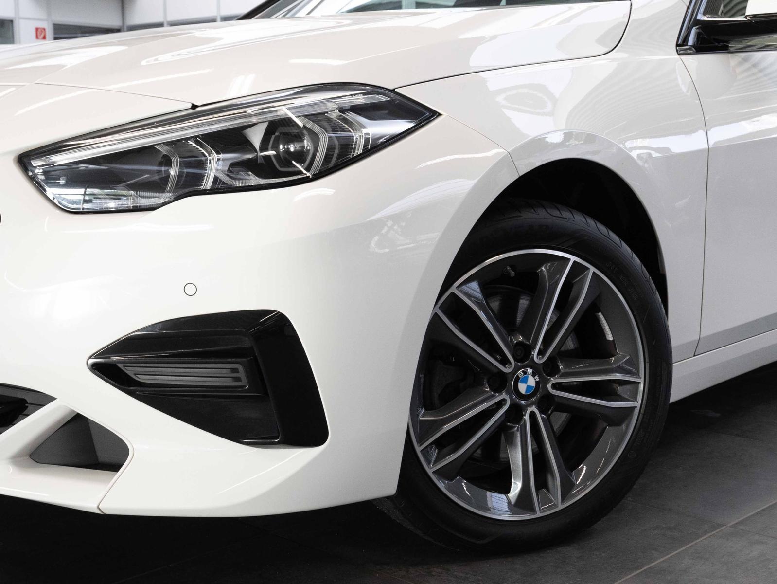 BMW 218d A NAVI LED PDC V+H DAB Tempomat Sitzheiz.