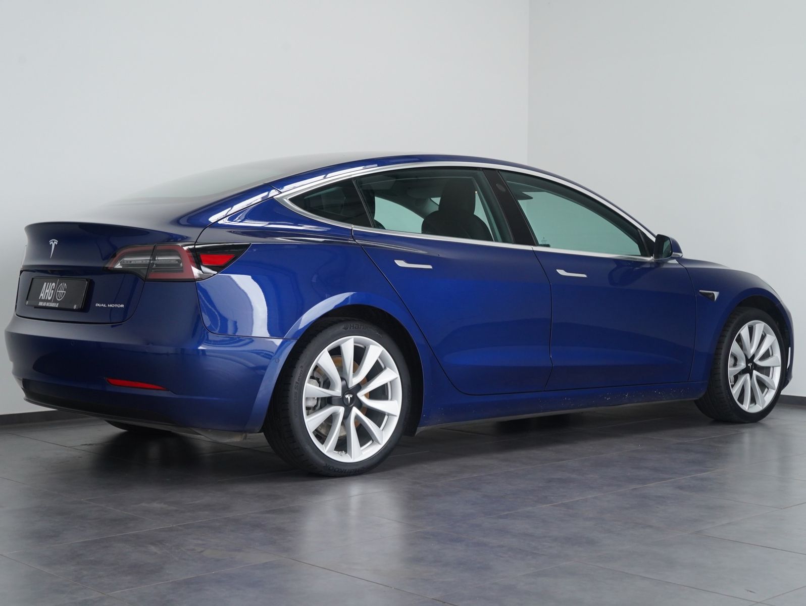 Fahrzeugabbildung Tesla Model 3 Long Range Dual Motor AWD 79 kWh