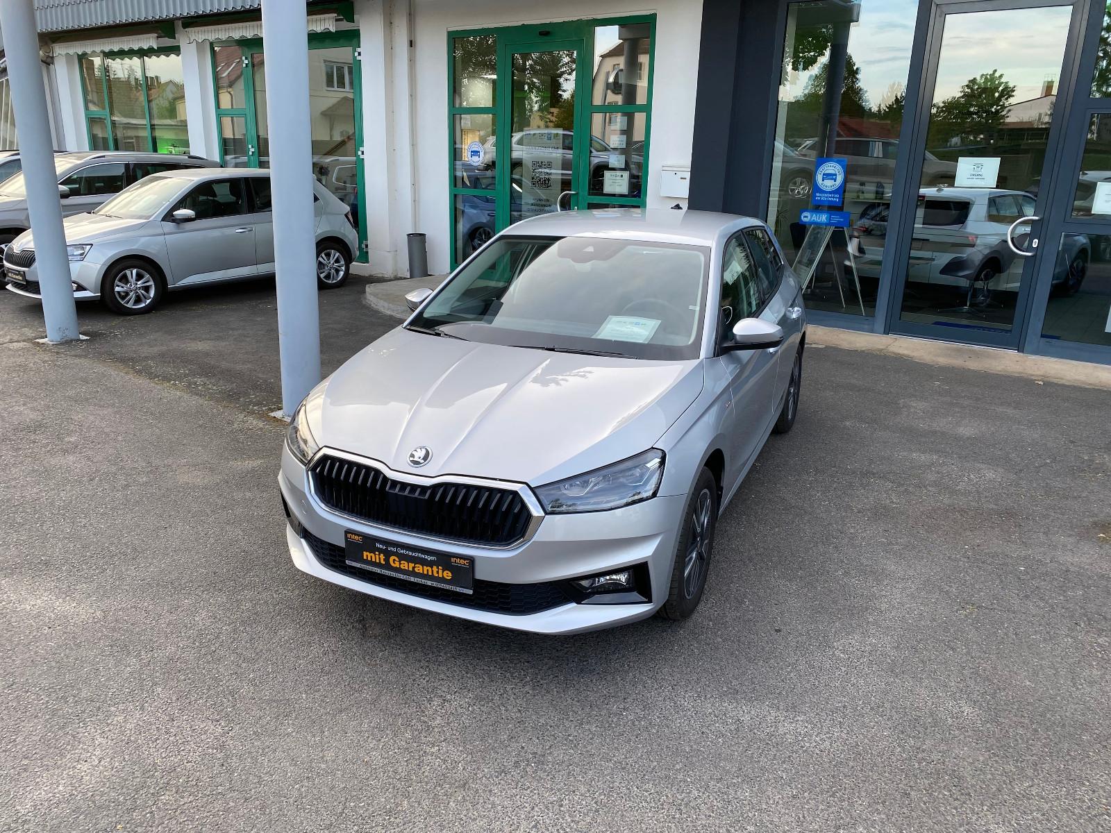 Skoda Fabia 1.0 TSI TOUR NAV//BWSS/SH/GRA/BMFL/EPH/VZE