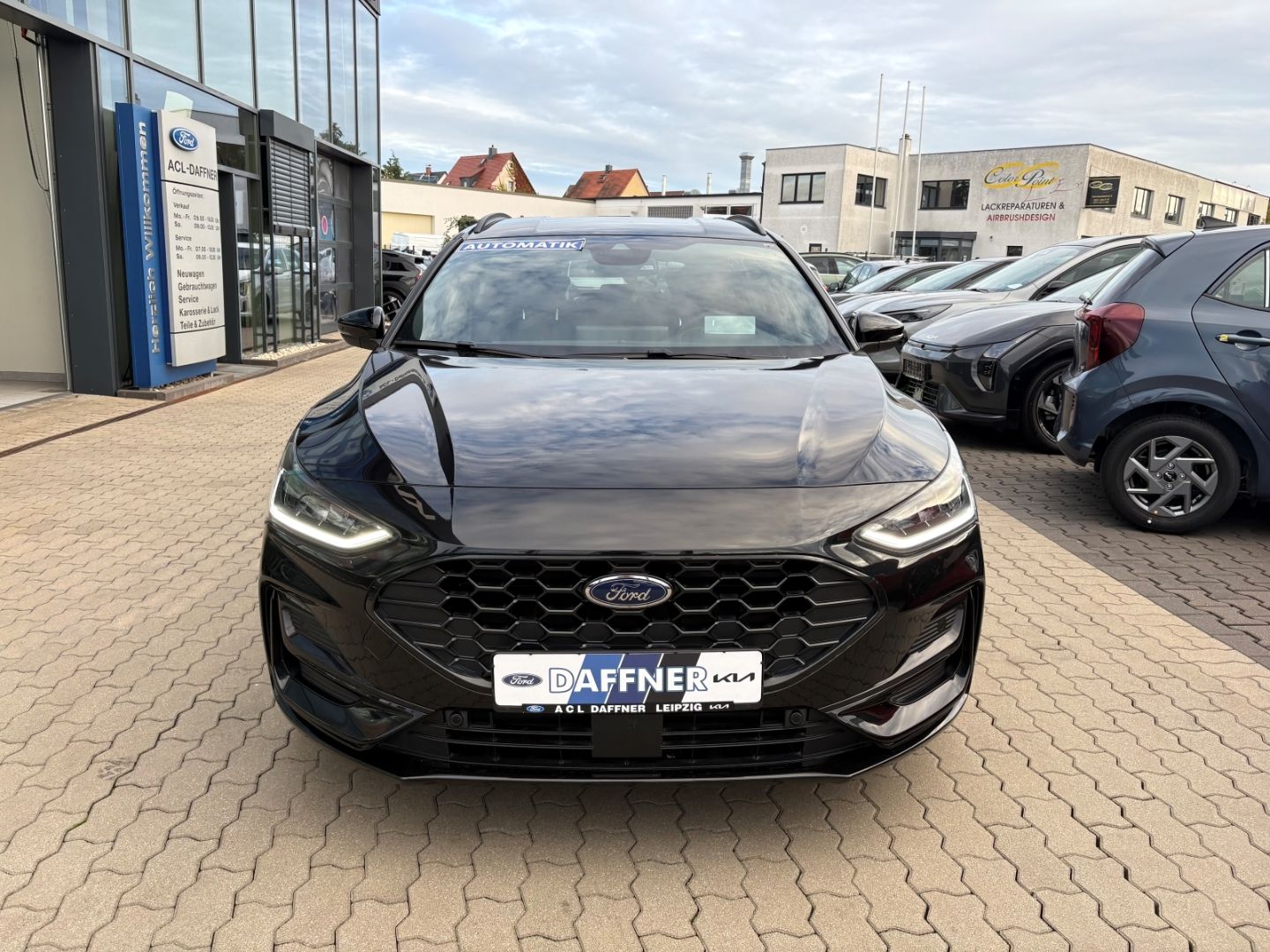 Fahrzeugabbildung Ford Focus Turnier ST-Line X HUD AHK-abnehmbar Navi