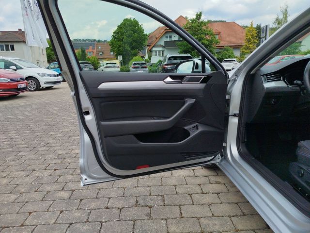 Fahrzeugabbildung Volkswagen Passat Variant GTE 1.4 P 115 TSID6F, Standheizun