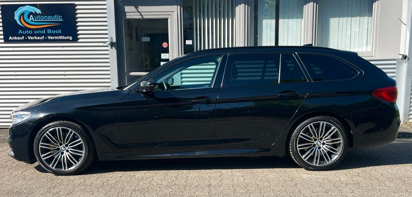 Fahrzeugabbildung BMW 540 d xDrive SAG M SPORT HUD KOMFORTSITZE  DDC