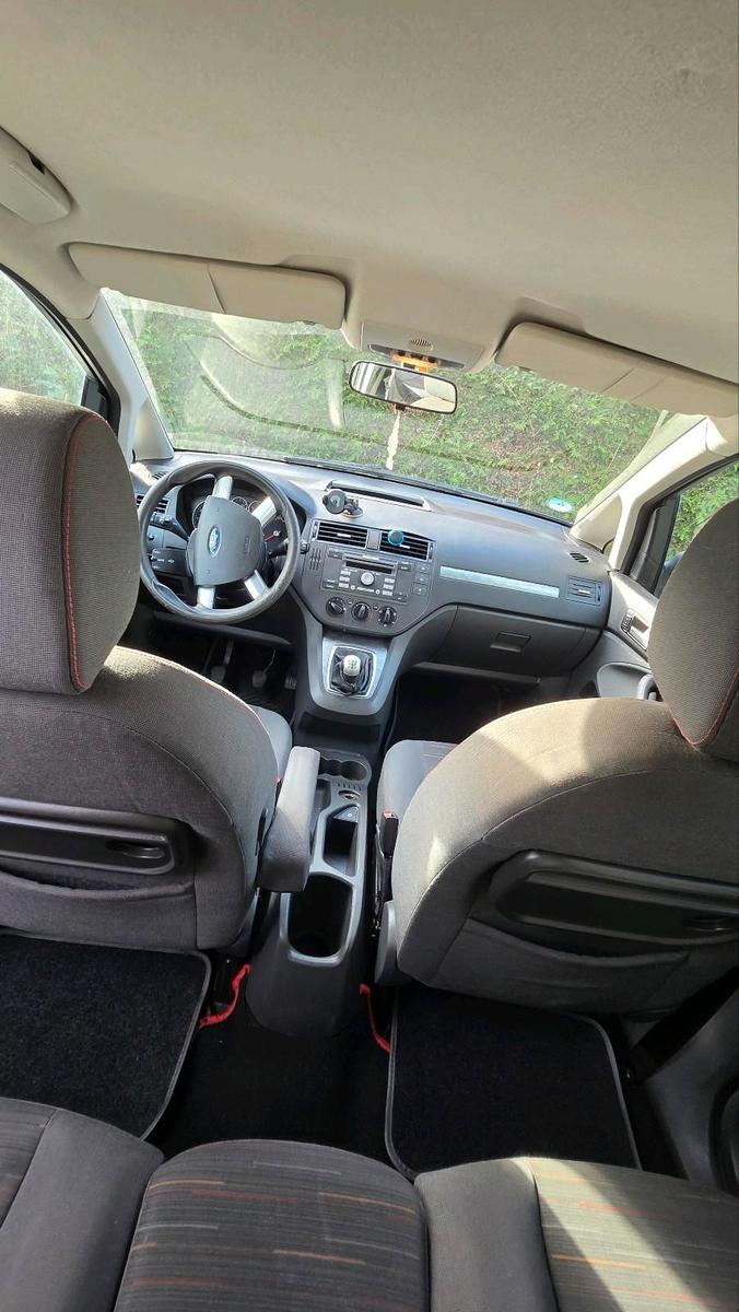 Ford Focus 2007 — photo 10