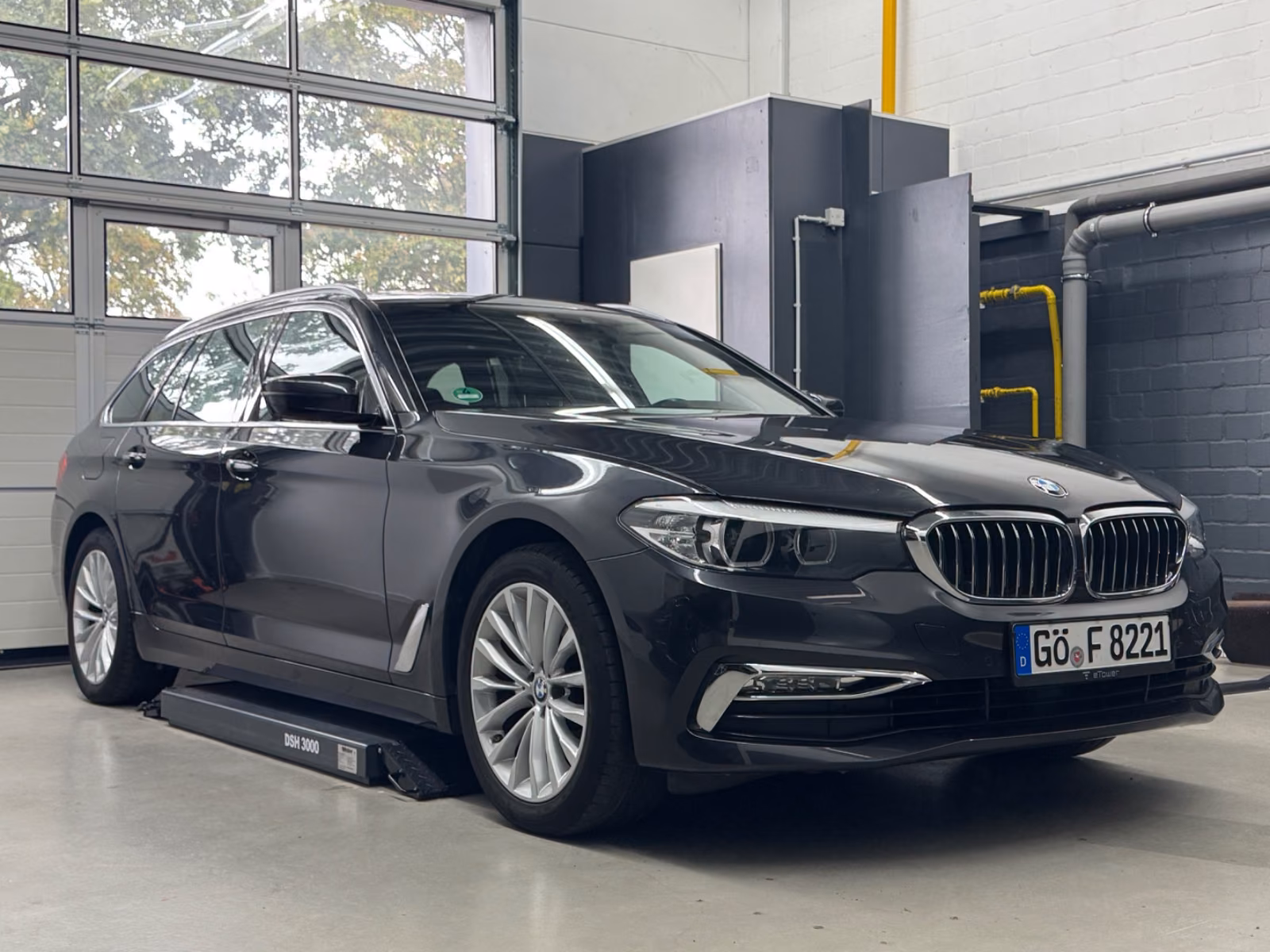 BMW 520dT LuxLine Pano Keyless NaviProf HifiPro