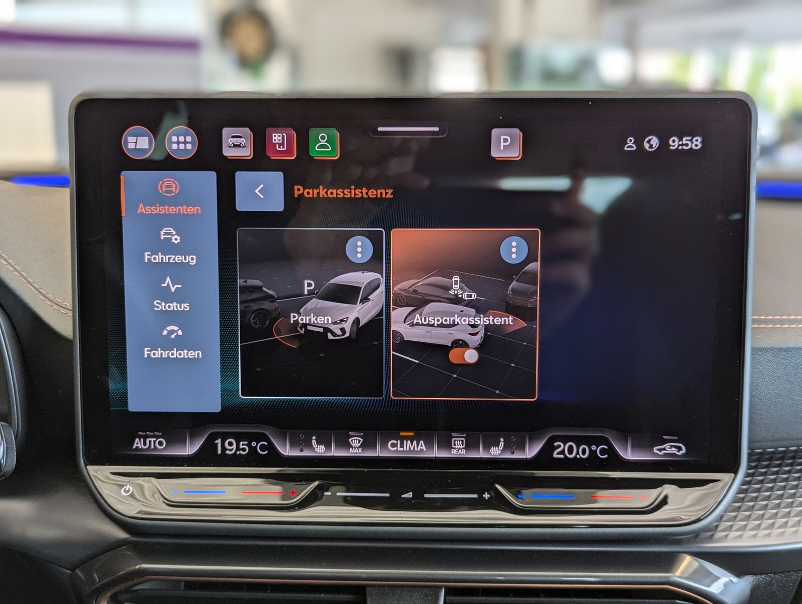 CUPRA Leon 1.5 eTSI Intelligent-Dynamic-Edge-Paket - Image 25