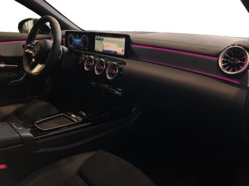 Mercedes CLA 180 Shooting Brake - 4