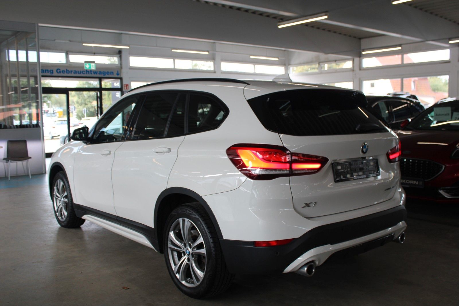Fahrzeugabbildung BMW X1 xDrive20d Sport Line Aut. Pano AHK Leder LED