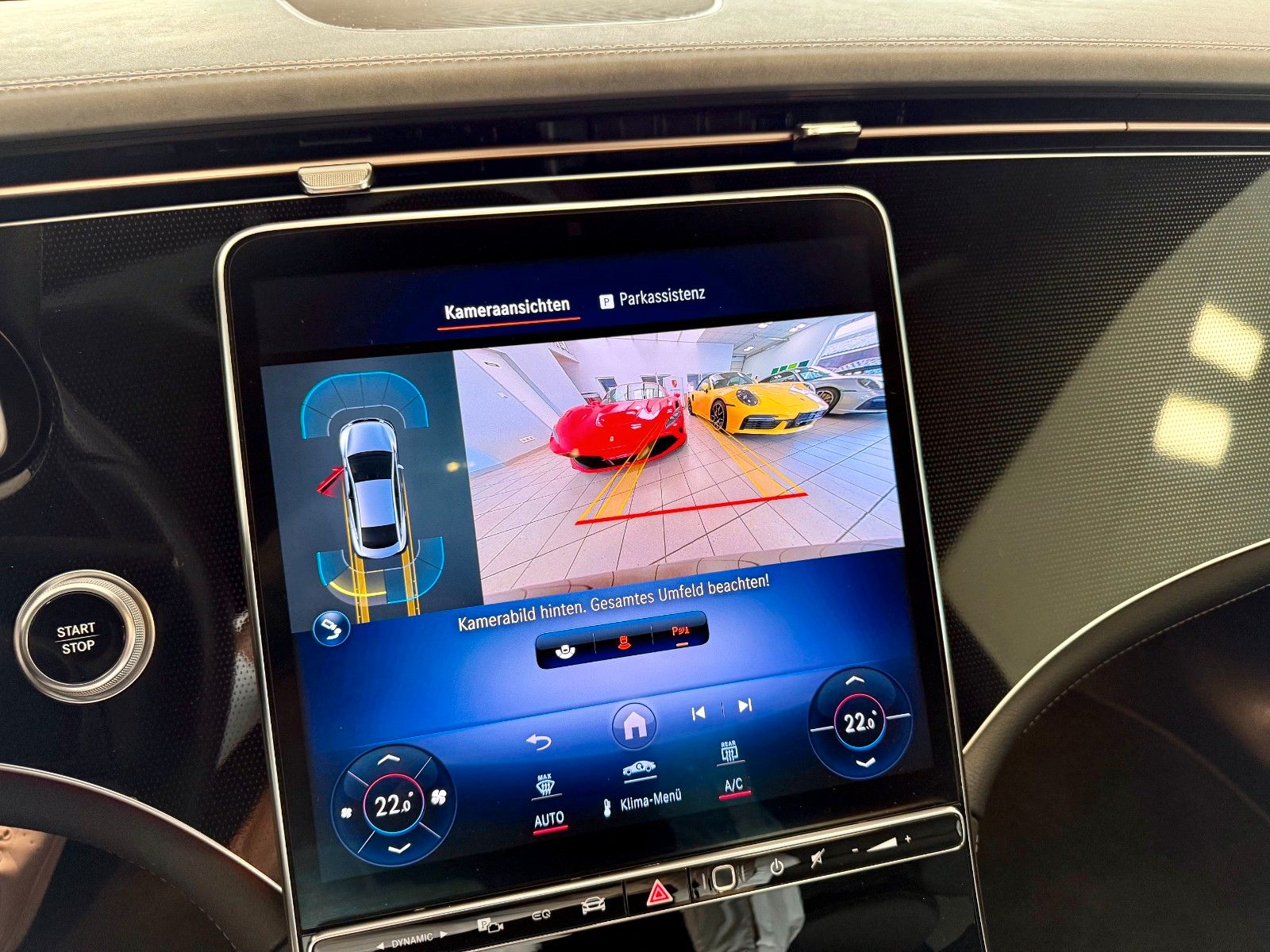 Fahrzeugabbildung Mercedes-Benz EQE 300 Electric Art Advanced/AHK/Kamera/19Zoll