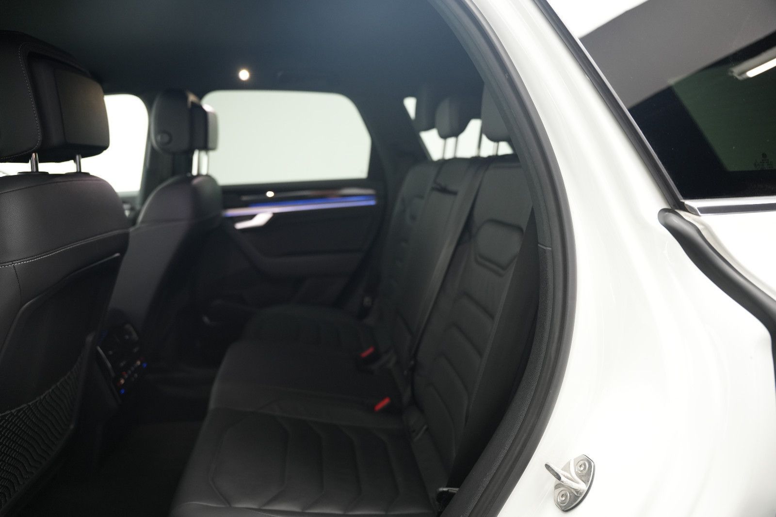 Fahrzeugabbildung Volkswagen Touareg SPORT/ 4Motion/VIRTUAL/AMBIENT/360''KAM