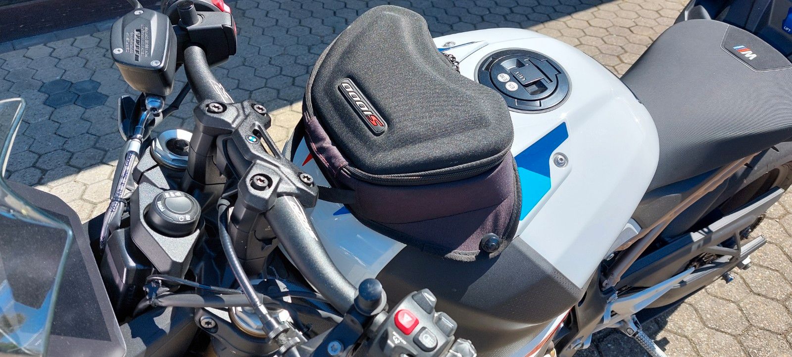 Fahrzeugabbildung BMW S 1000 R  Komfort/ Dynamik/ M-Paket 1. Hand