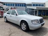 Mercedes-Benz E 200 Top Zustand mit oldtimer gutachten - gebrauchte Mercedes-Benz E 200 aus dem Jahr 1993