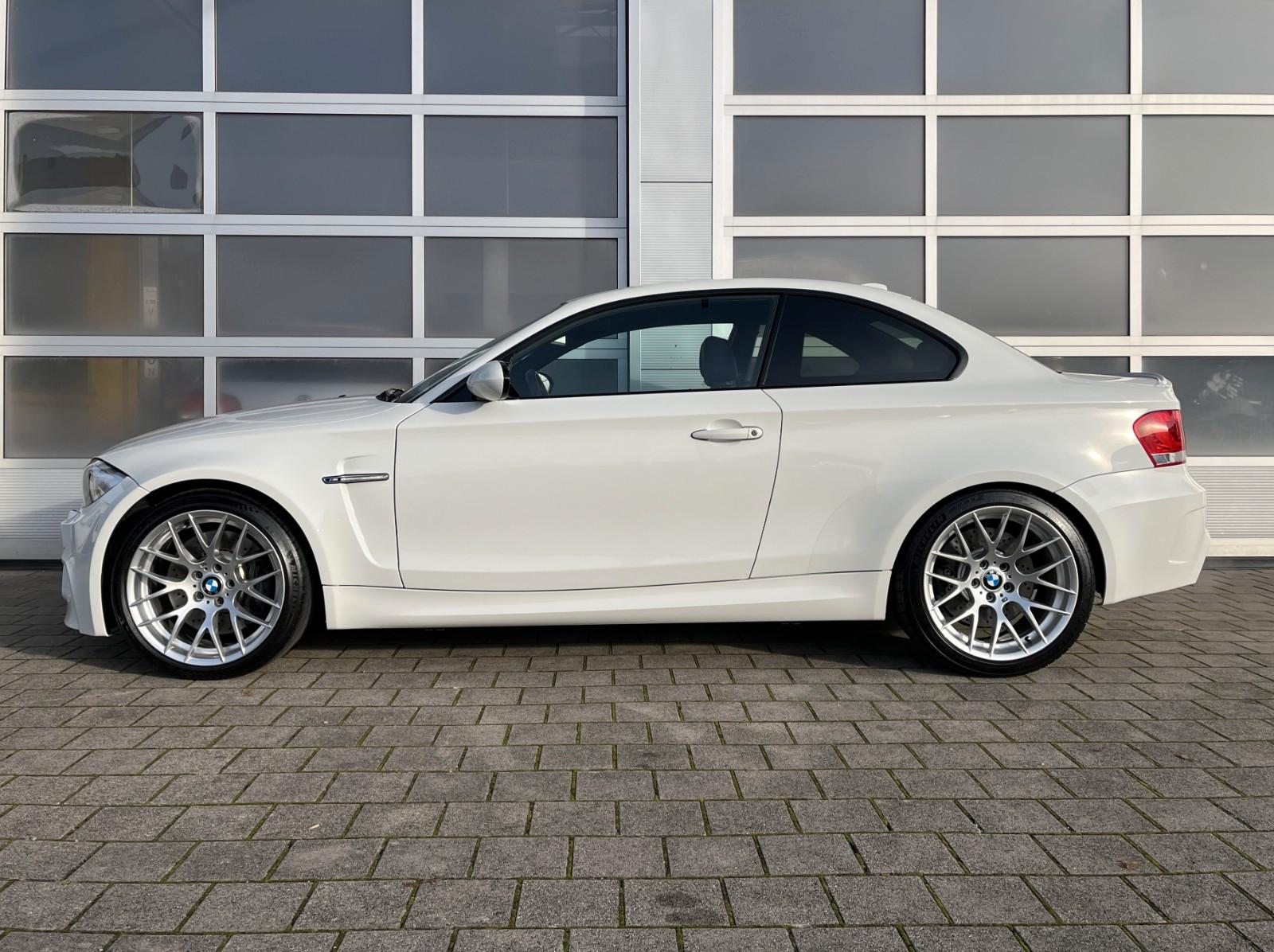BMW 1er M Coupé DE-FZG BMW-SCHECKH NAV-PROF SHADOW-L