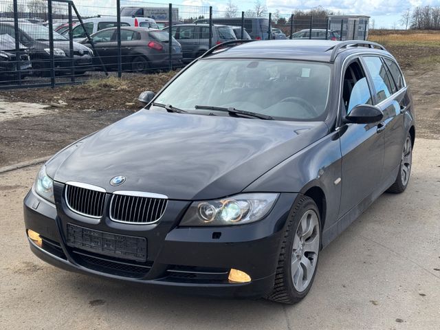 BMW 330 Baureihe 3 Touring 330d xDrive/PANO/AUTOMAT/