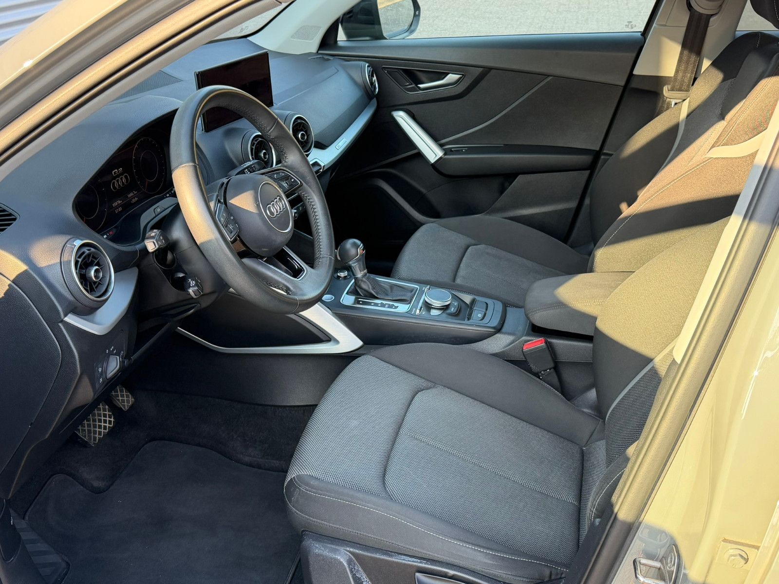 Fahrzeugabbildung Audi Q2 30 TDI sport