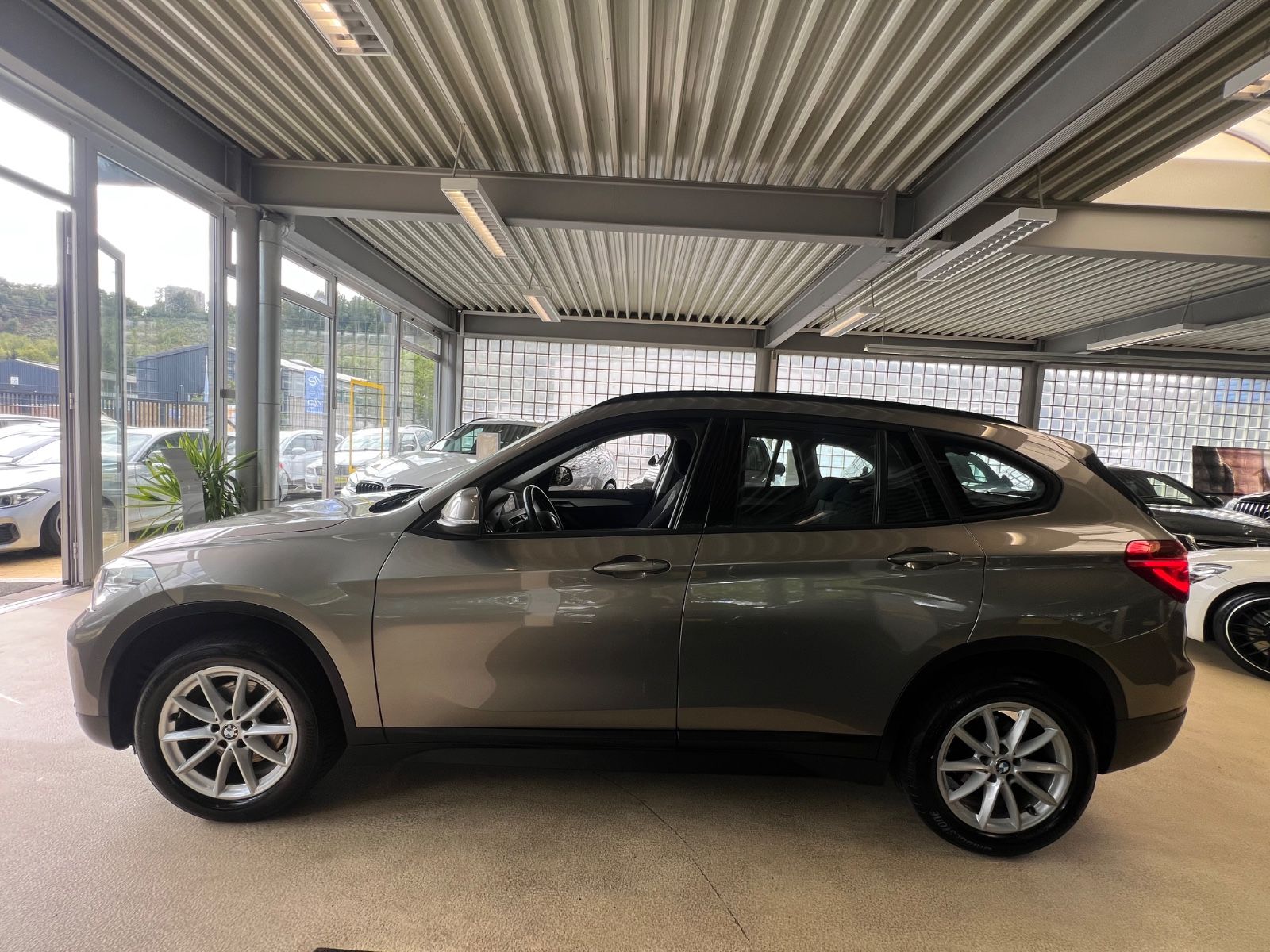 Fahrzeugabbildung BMW X1 sDrive 18 d Advantage *LED*NAVI*SITZHEIZUNG*